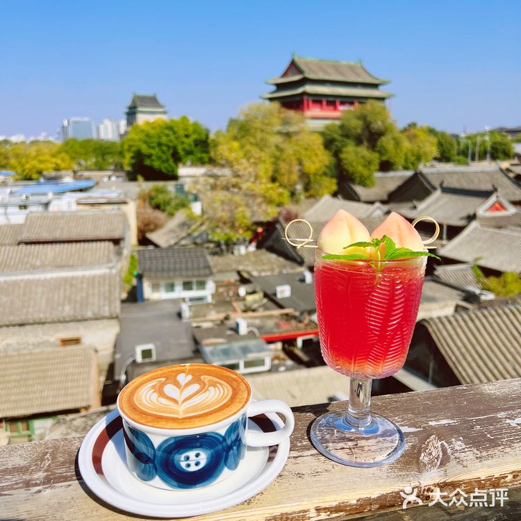北平的秋天🍁，藏在这家绝美屋顶露台咖啡店☕️｜糖房咖啡