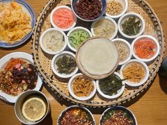 -包整·丝娃娃(一览甲秀楼风景店)