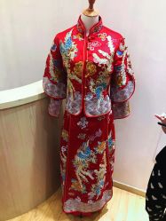 -觅白婚纱礼服馆