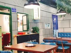 大堂-超越炭火牛蛙火锅鸡(河东店)
