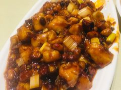 宫保鸡丁-渝信川菜 · 川味家常菜(长安店)