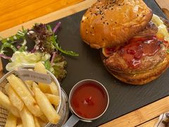 鹅肝樱桃酱手工牛肉汉堡-IFIF 如果花園(宽厚里店)