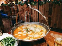 -老滇山寨•云南特色菜•地方菜•民族风情歌舞表演(金碧店)