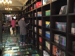 -钟书阁(松江泰晤士小镇店)