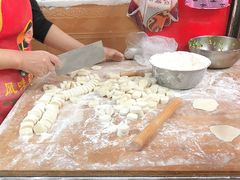 -孖妹上肉饺子馆