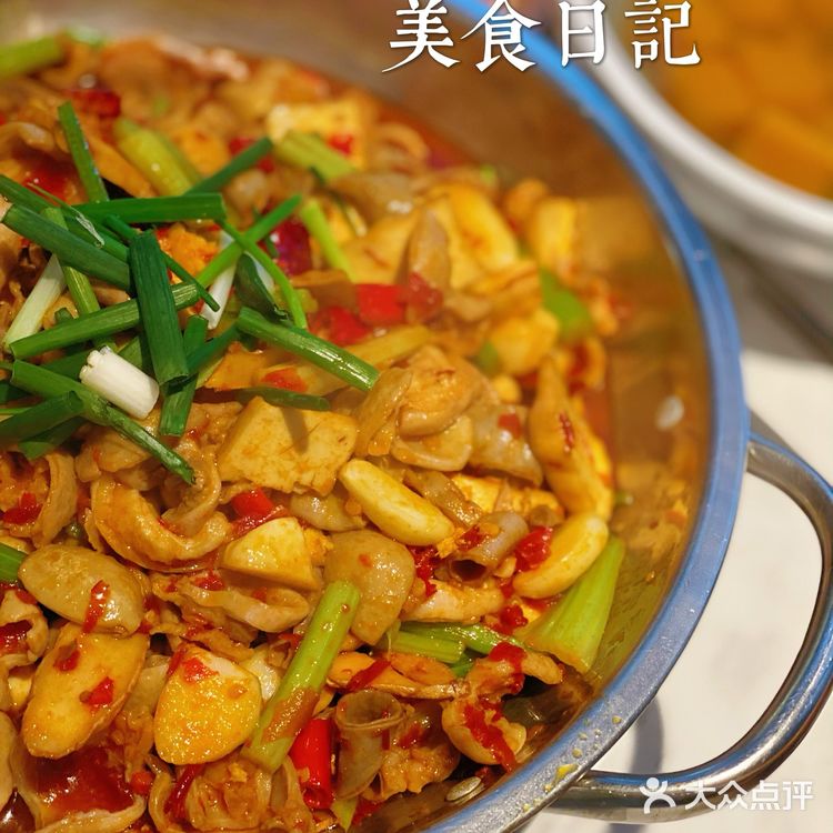 贵阳旅游必吃美食•特色糟辣三姨孃爆炒脆肠🥢