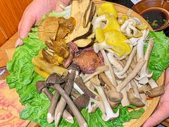 -阿山卓·野生菌火锅·纳西火塘烤肉