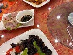 -园中园美食城
