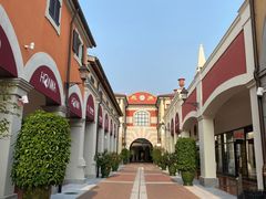 -佛罗伦萨小镇广佛名品奥特莱斯(疏港路店)