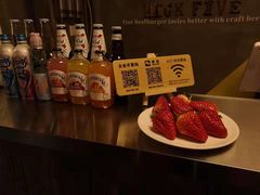 -HIGH FIVE哈福手工汉堡(桂林路店)