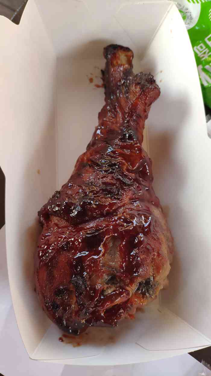 迪士尼火鸡腿-"长长的队伍,排队三十分钟,最后还限制买,.