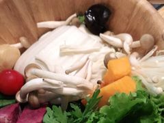 -湊湊火锅·茶憩(上海合生汇店)