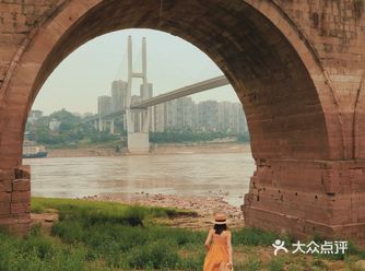 重庆拍照｜被城市遗忘的百年古桥偃月桥️