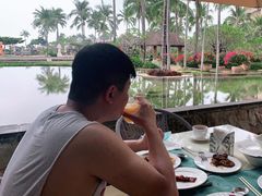 -亚龙湾希尔顿自助餐厅·海鲜·烧烤·沙滩BBQ·现场乐队