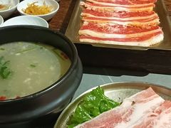 -围炉肉舍•炭烤活鳗•丹东海鲜烤肉(步行街店)