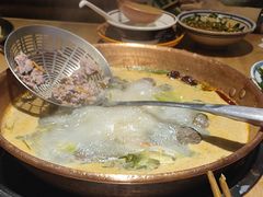 -洱火云南酸菜牛肉火锅(石景山当代商城店)