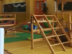 -兜莱·亲亲袋鼠国际早教