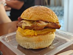 鸡扒芝士蛋菠萝包-颓记茶餐厅(美景总店)
