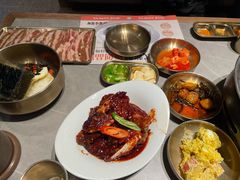 -草家酱蟹炭火烤肉店(珲春南路一店)