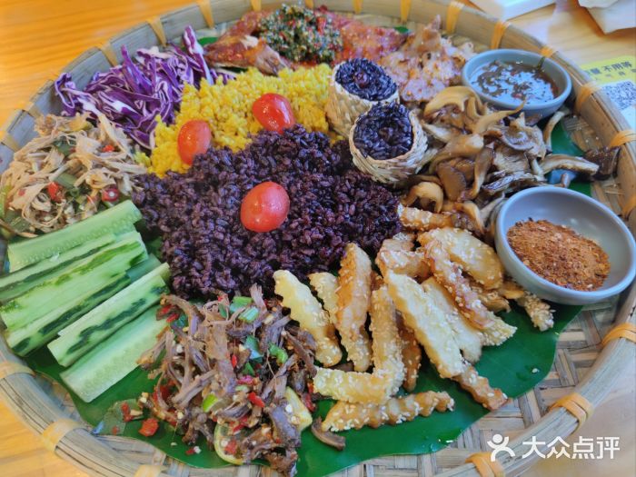 勺子米线·云南传统小吃市集(四方街店)图片