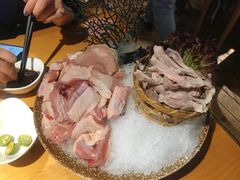 -洪氏嗨捞·广东猪肚鸡·椰子鸡火锅(西咸万象城店)