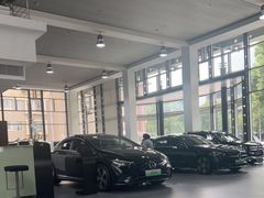 -上海星瀚奔驰4S店(红柳路店)