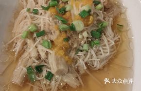 Stir-fried Golden Needle Mushrooms