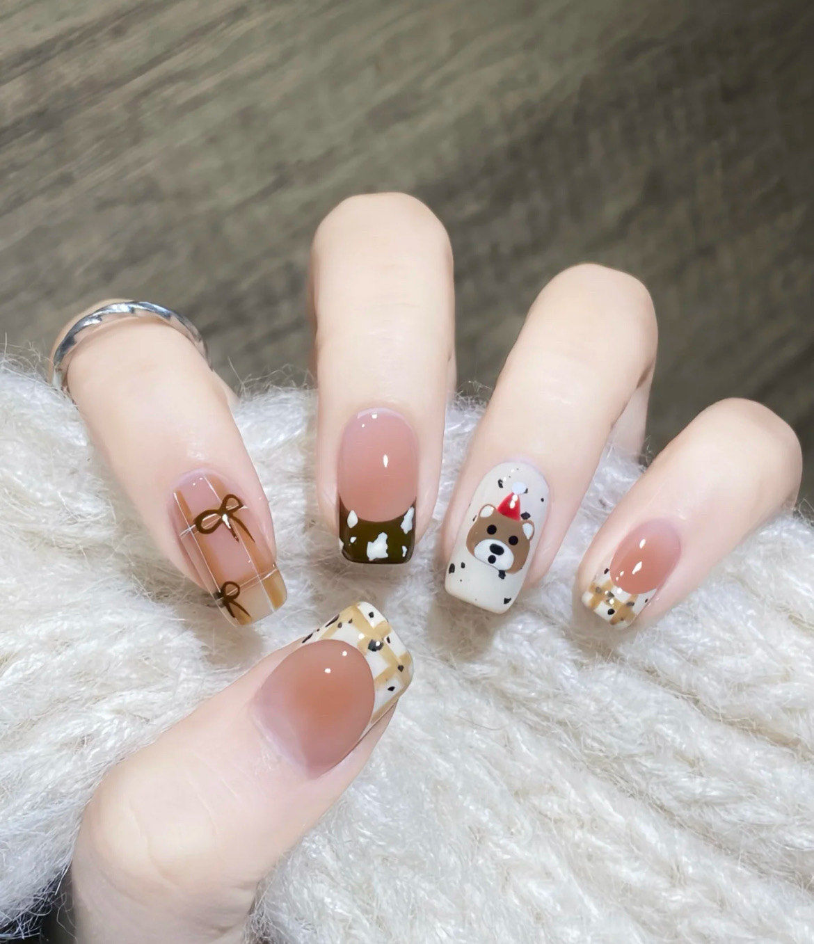 手绘格纹🐻小熊美甲