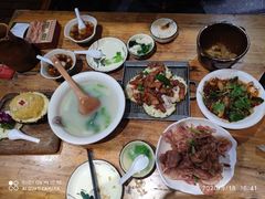 -老滇山寨•云南特色菜•地方菜•民族风情歌舞表演(金碧店)