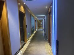 -艺漫酒店(苏州寒山寺狮山路地铁站店)