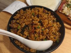 秘制香肠脆哨炒饭-小食迹贵阳丝娃娃(世纪金源店)