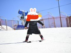 -采薇庄园四季滑雪场