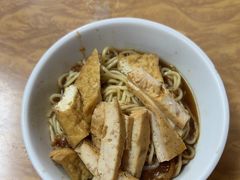 -松树干拌面店