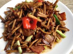 茶树菇炒腊肉-迎晨餐厅(青芝坞店)