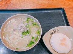 -亮亮面馆(经六路店)