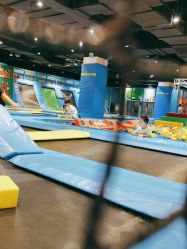 -袋鼠王蹦床公园(中信泰富万达广场嘉定新城店)