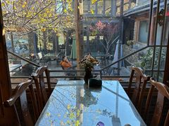 靠窗位-炊烟餐厅