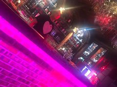 -汉斯酒吧