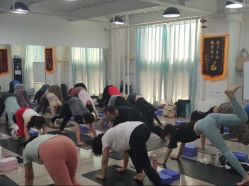 -亚太瑜伽普拉提学院