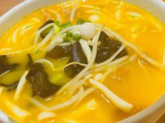 金汤酥肉酸辣米线-云海肴·汽锅鸡·云南代表菜(东坝金隅店)