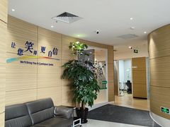 -瑞尔齿科(上海长风大悦城店)