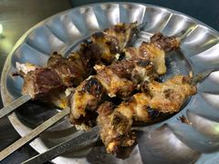 -烤肉小伙烤肉店