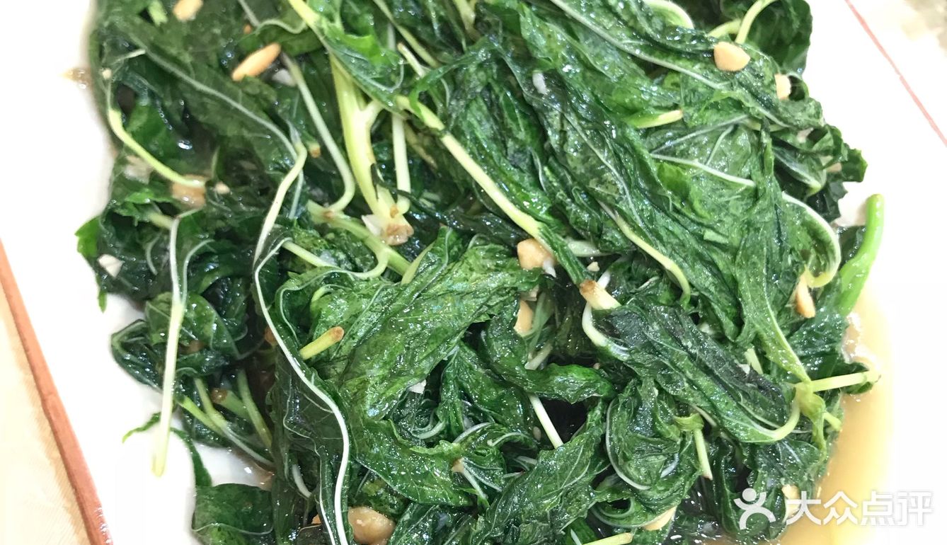 位于长兴路天鹅花园的伟记砂锅粥