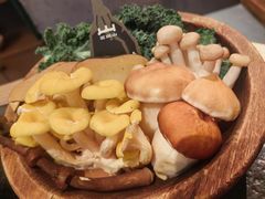 -三出山火锅(南京万象天地店)