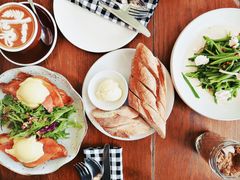 -ROAST coffee & eatery