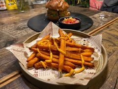 -HIGH FIVE哈福手工汉堡(桂林路店)