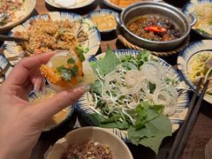 -Cuc Gach Quan Restaurant