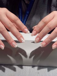 -丽心自助美甲美睫