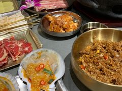 -围炉肉舍•炭烤活鳗•丹东海鲜烤肉(步行街店)