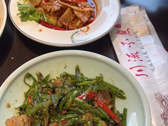 -川流不息·地道川菜·小龙虾(松东路店)